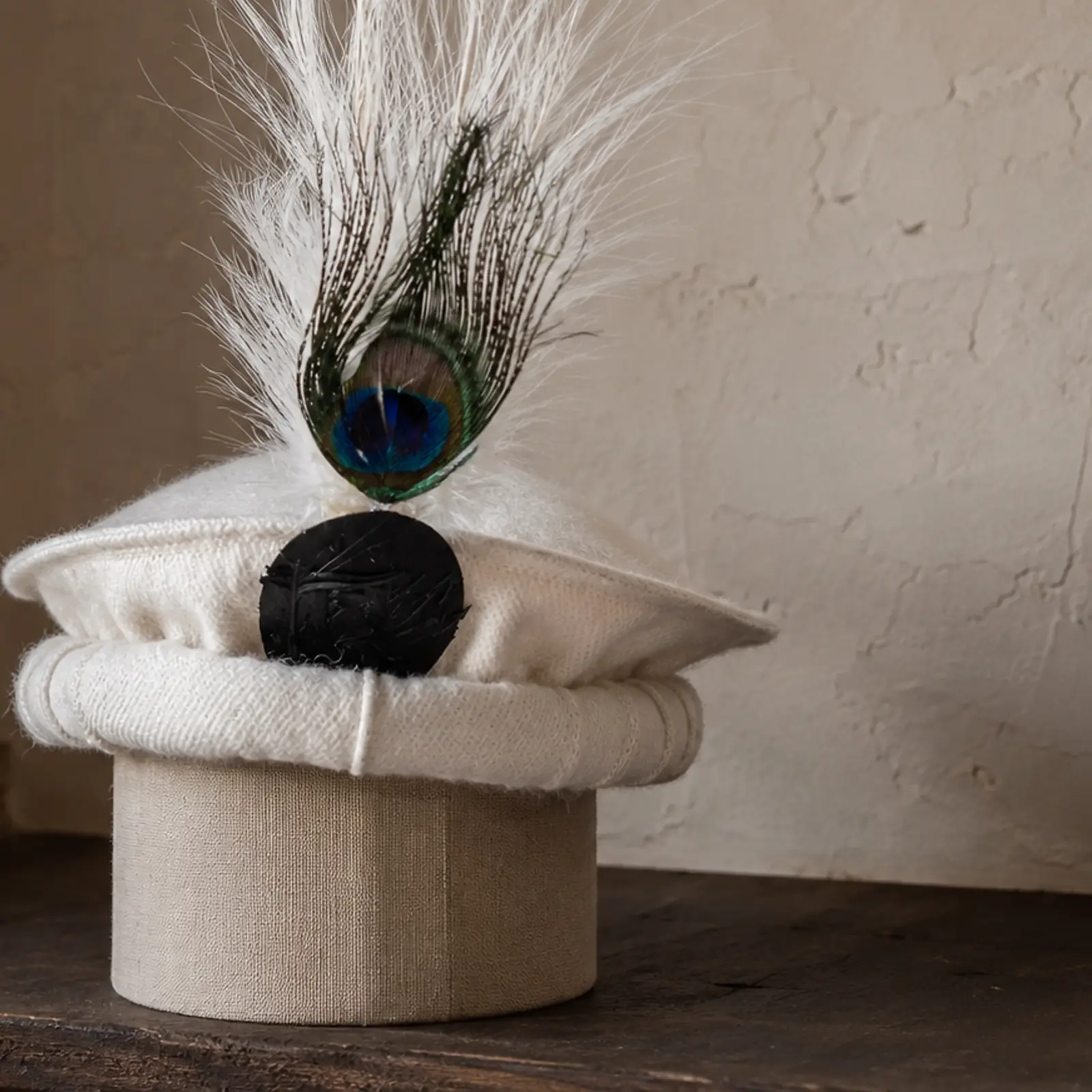 Traditional Men’s Cap with Feather - Image 4